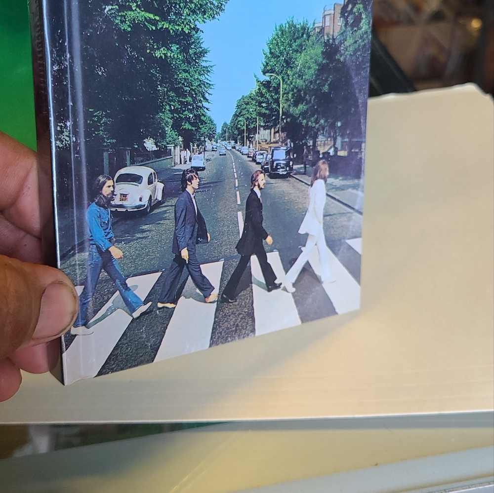 130926 The Beatles - Abbey Road- 1969  notebook.  Still sealed. Never opened. Se